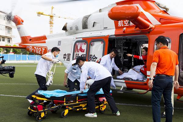 北京肿瘤医院救护车-病人跨省转运-24小时服务