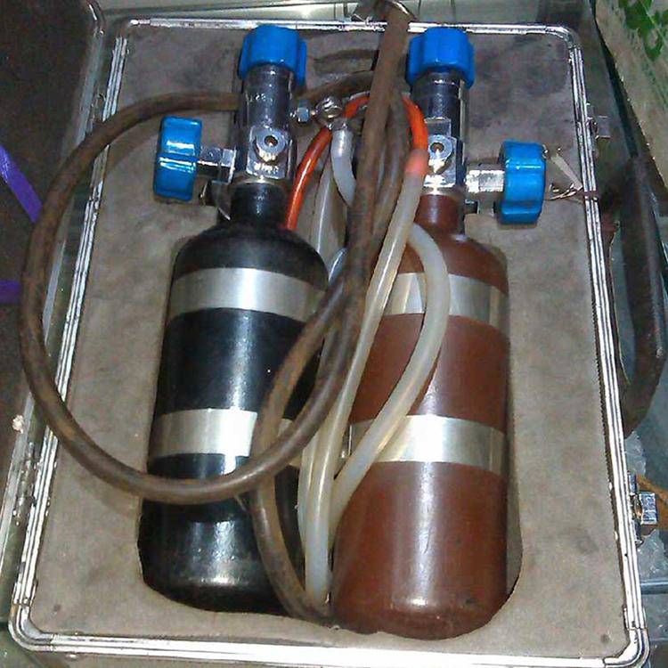 甲烷传感器校验仪使用方法要经过检查-充气-使用三个步骤