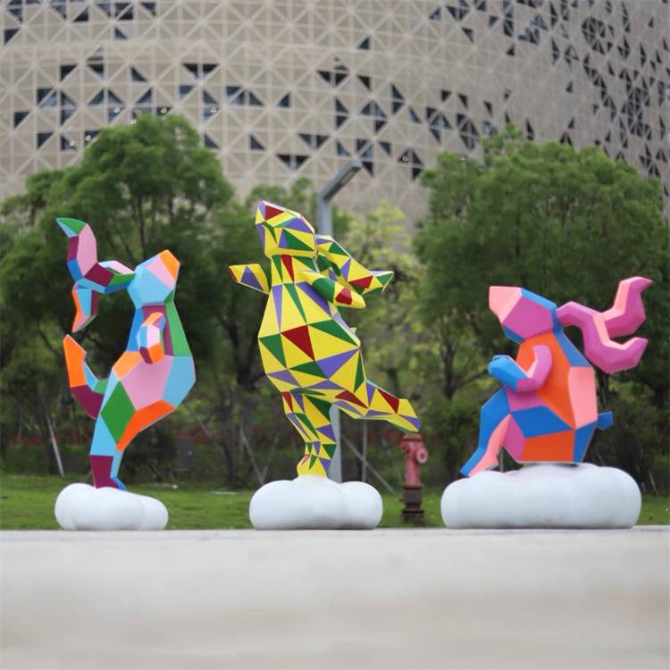 玻璃钢卡通兔雕塑几何切面动物雕塑公园粉兔雕塑摆件
