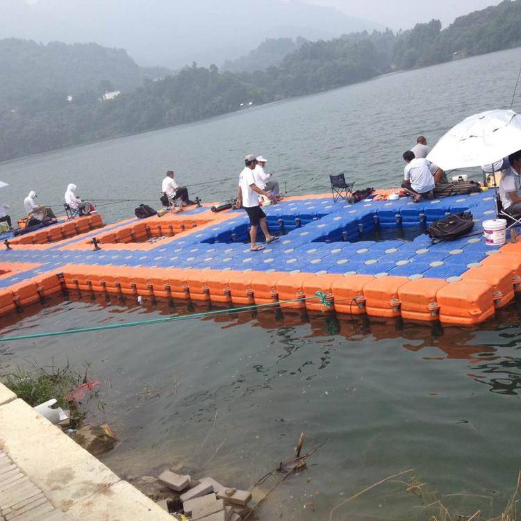 水上舞台演唱会举办水上观光平台浮筒河面行人浮桥浮箱工厂货源