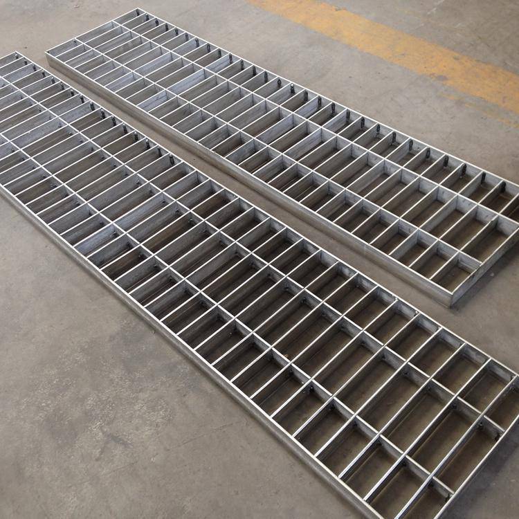 昂创加工生产排水沟盖板钢梯踏步板镀锌钢格板