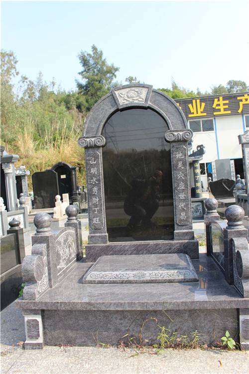 东北墓碑图片