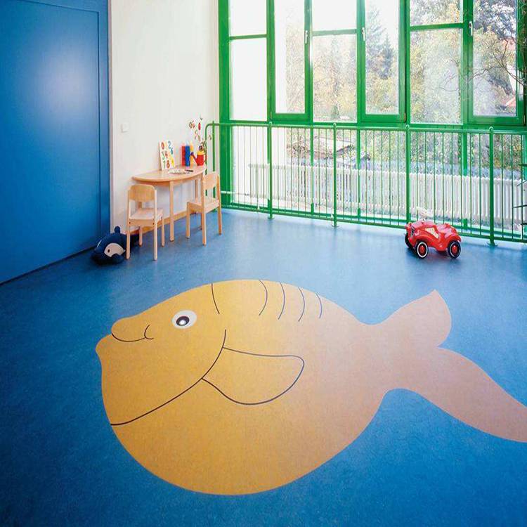 幼儿园安全地面 幼儿园拼装地板机器