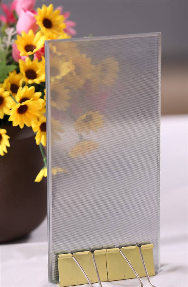 高端夹丝玻璃 夹丝夹娟玻璃生产商供应 誉华夹丝玻璃定制生产