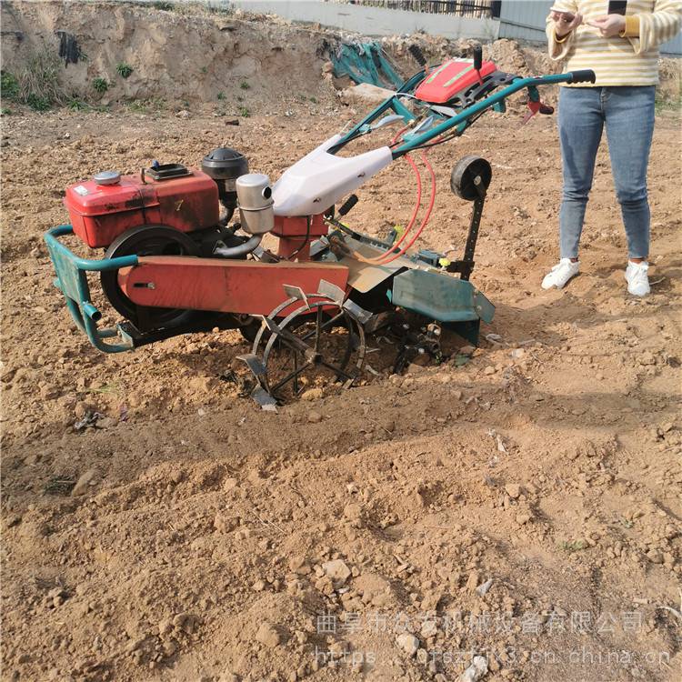 后旋四驱开沟机农场松土旋耕机手扶带转向耕地机