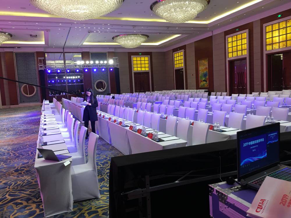 上海会议LED大屏租赁舞台桁架搭建