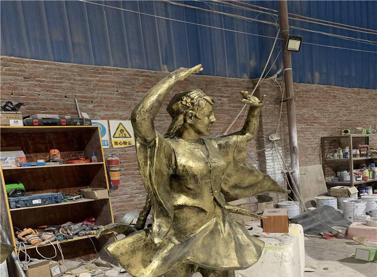 肇庆大型铜雕人雕像玻璃钢仿铜人物雕塑景观广场主题摆件