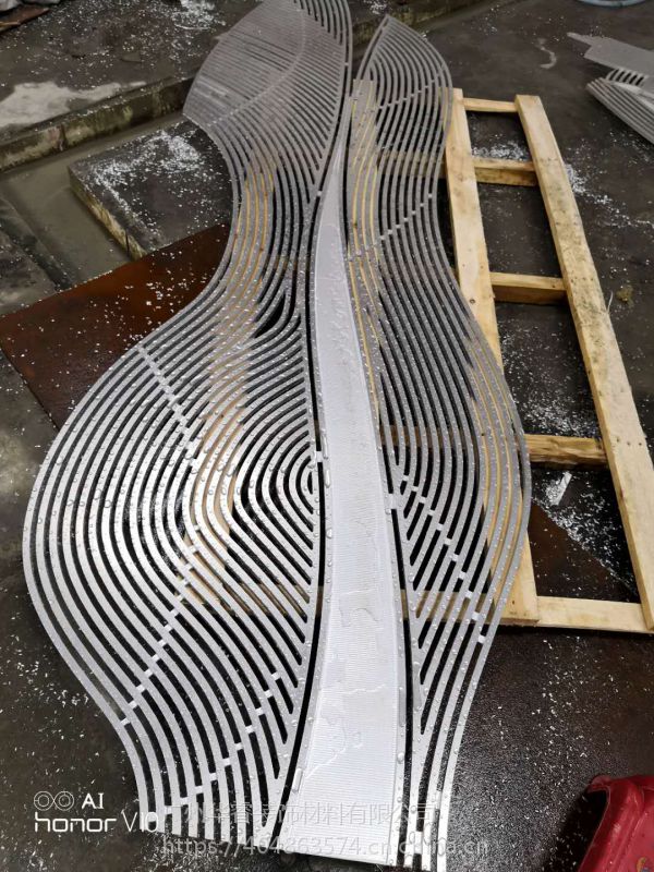 铝板镂空浮雕铝板镂空花格专业设计生产安装