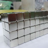 耀恒 厂家直销稀土永磁 钕铁硼强磁 智钻强力磁铁 磁钢 方形打孔强磁铁