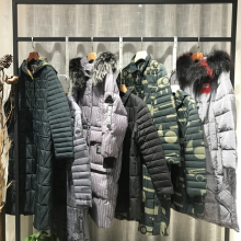 宝莱国际品牌折扣深圳高端品牌广东尾货批发一手货源长款羽绒服